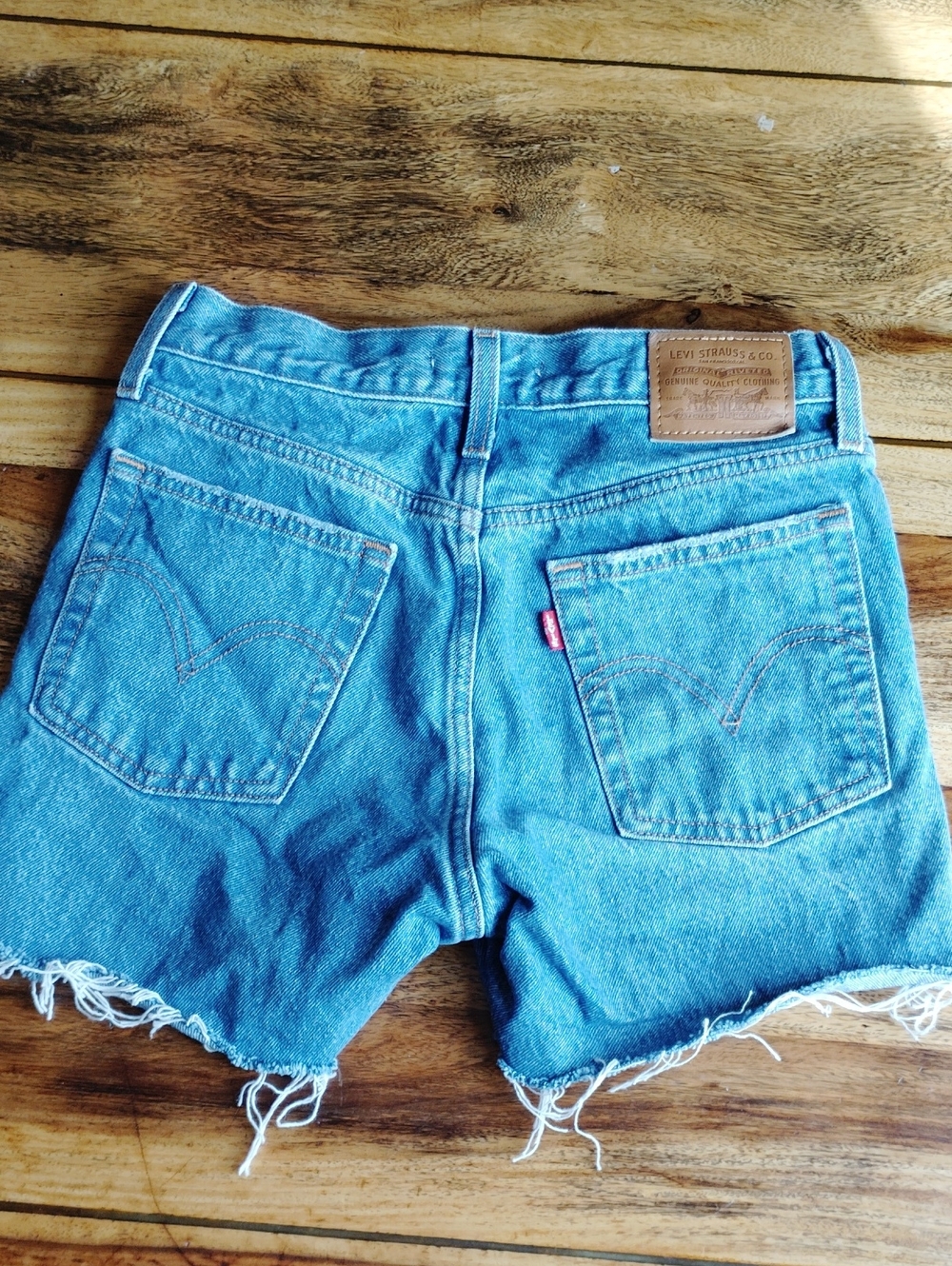 Levi's Wedgie Denim Cutoff Shorts Sz 25 - Picture 4 of 4